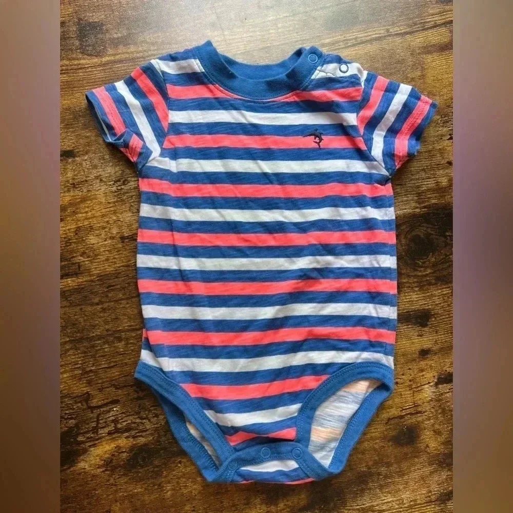 BUNDLE: Carter’s | 2- boys one piece outfits. Size: 6M/9M​